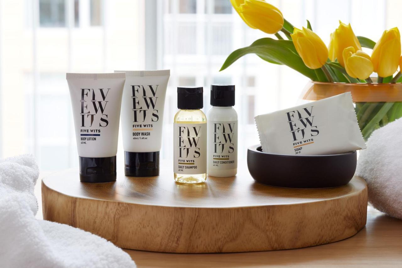 Sentral Michigan Avenue Aparthotel Chicago Ngoại thất bức ảnh A selection of the amenities provided by Even Hotels