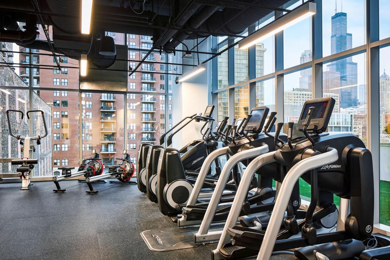 Sentral Michigan Avenue Aparthotel Chicago Ngoại thất bức ảnh The fitness center