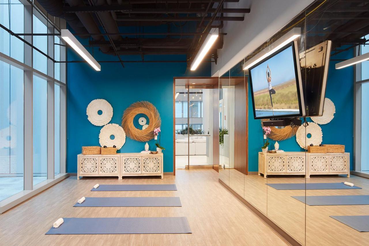 Sentral Michigan Avenue Aparthotel Chicago Ngoại thất bức ảnh The yoga studio at the 1000M building