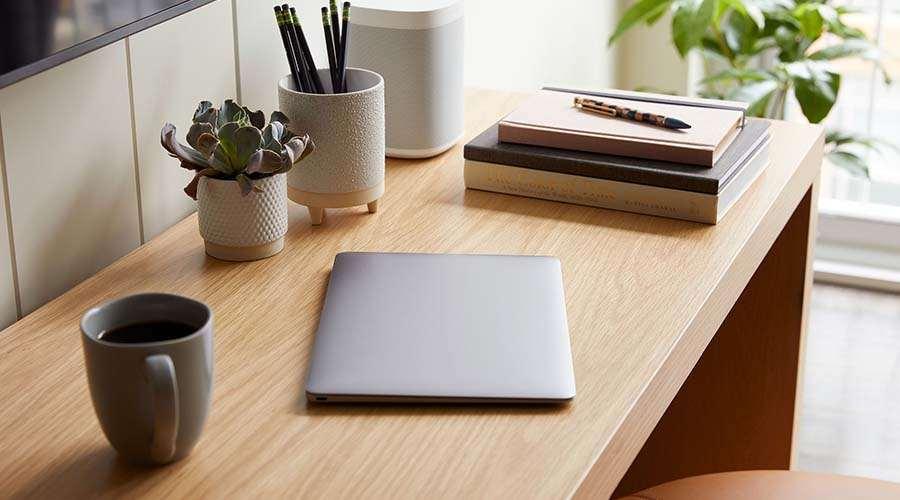 Sentral Michigan Avenue Aparthotel Chicago Phòng bức ảnh A closed MacBook Air