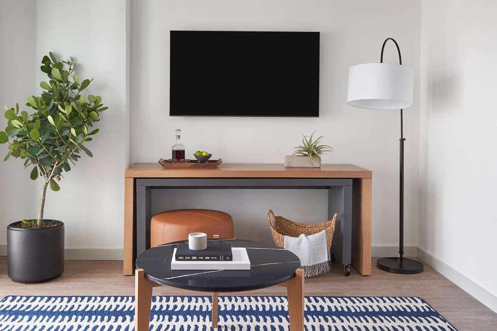 Sentral Michigan Avenue Aparthotel Chicago Phòng bức ảnh A television set in a living room